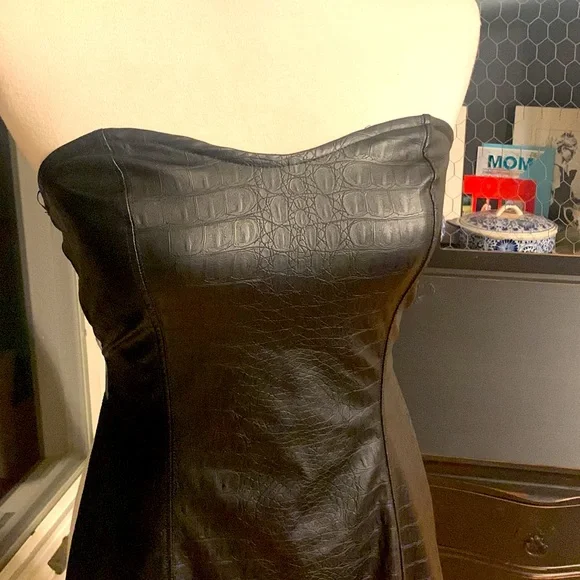 Free People Strapless Vegan Crocodile Mini Dress NWOT never worn Size s - Picture 3 of 8